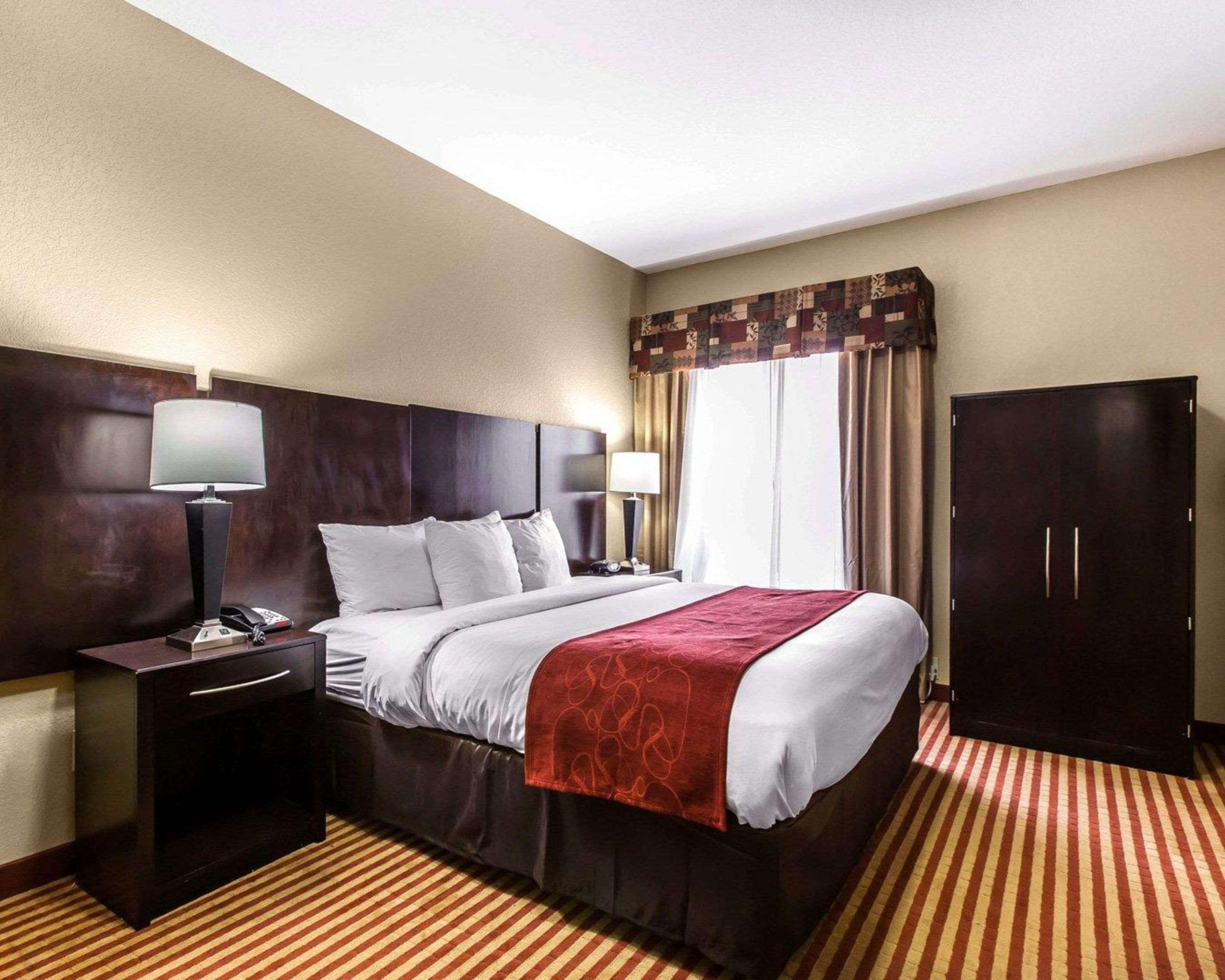 Comfort Suites Уейкрос Екстериор снимка