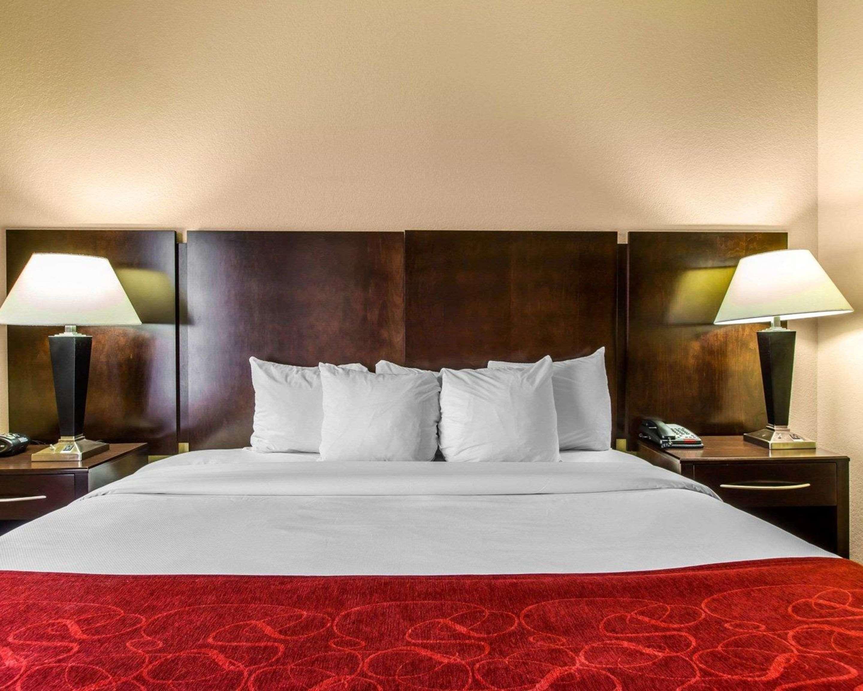 Comfort Suites Уейкрос Екстериор снимка