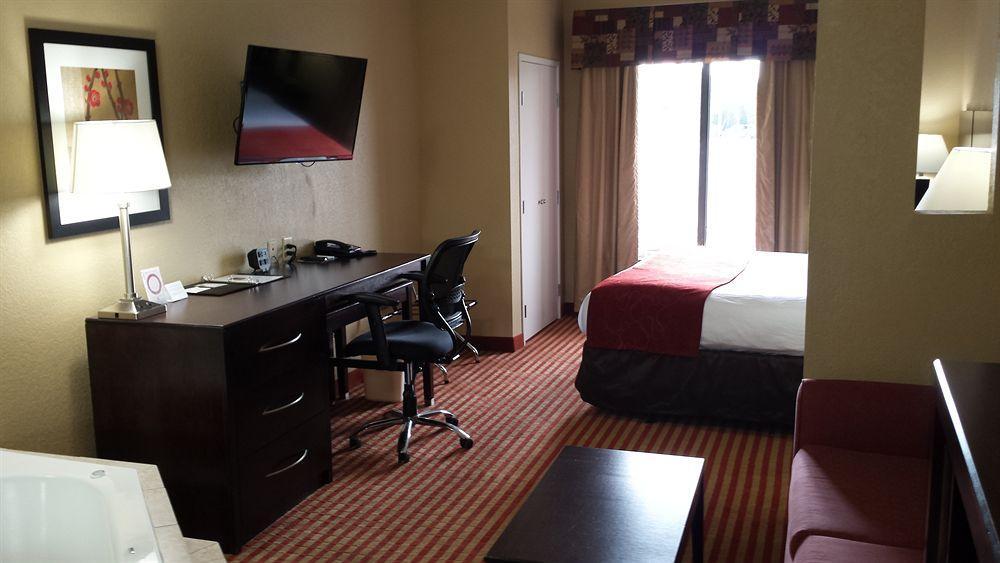 Comfort Suites Уейкрос Екстериор снимка
