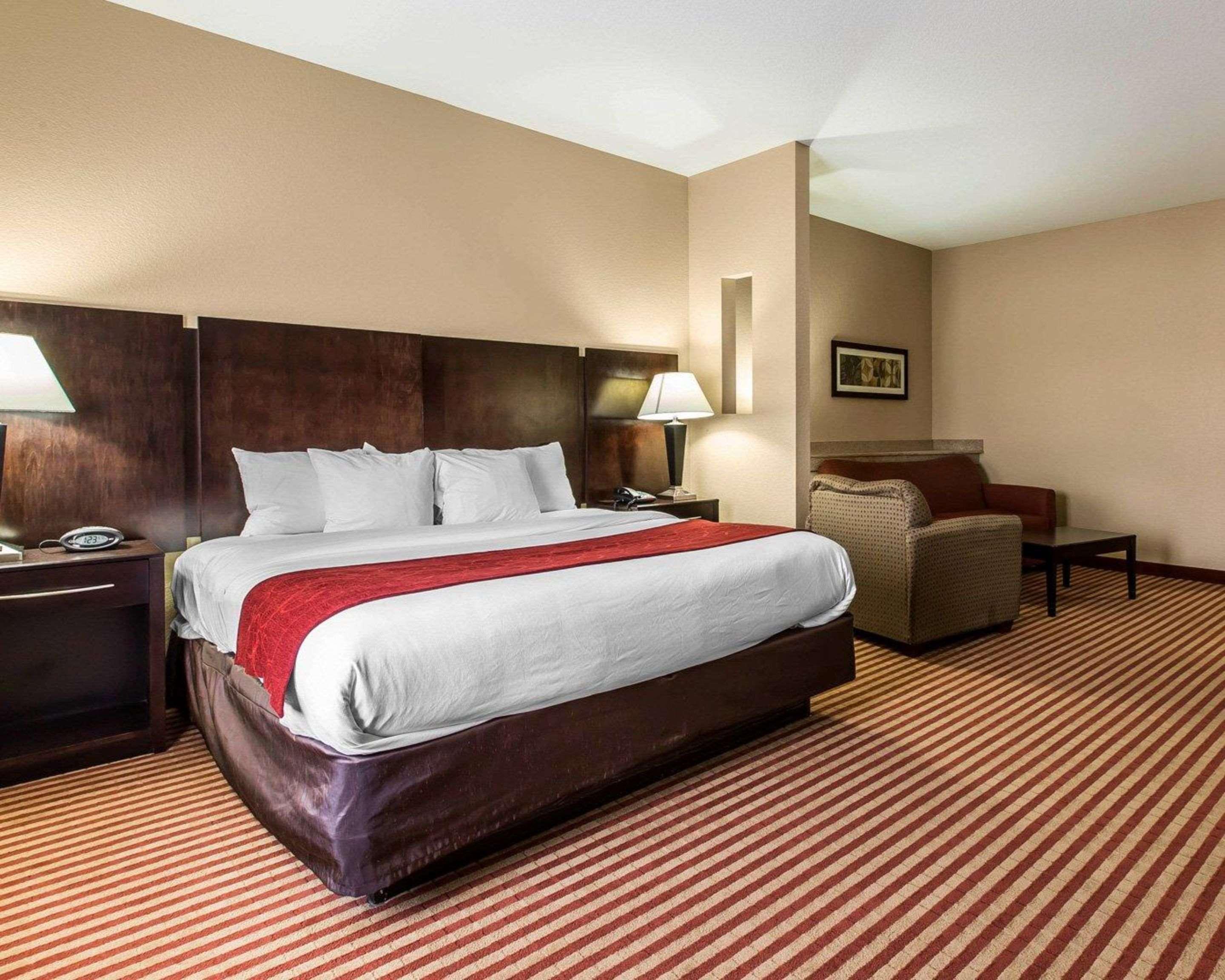 Comfort Suites Уейкрос Екстериор снимка