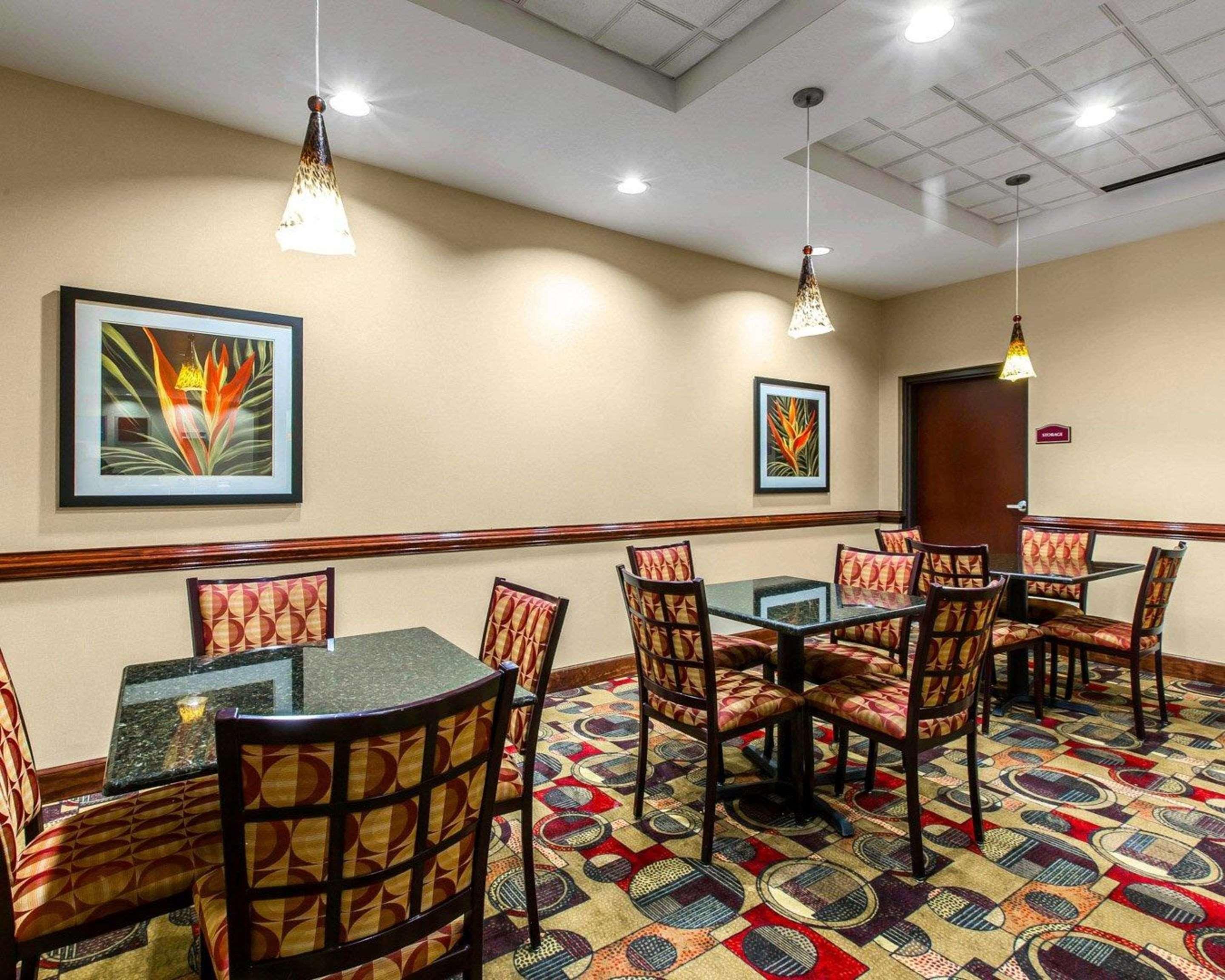 Comfort Suites Уейкрос Екстериор снимка